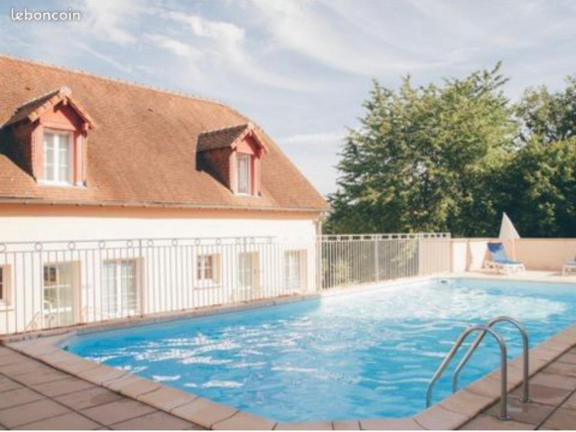 Piscine Cure Thermale * La Roche-Posay
